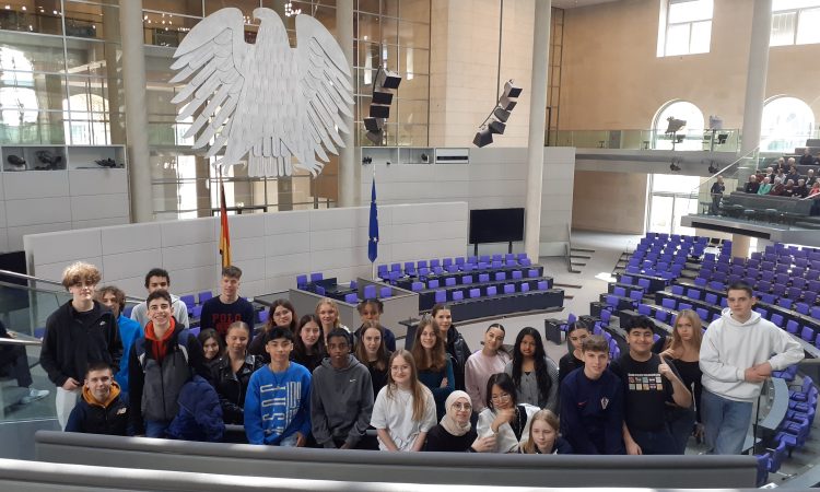 Besuch der Klasse 9b im Bundestag